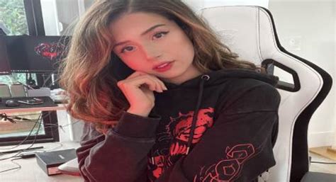 pokimane fan fiction|Pokimane (@Pokimane) age, bio, wiki, Height, biography ⋆ Vidmast.